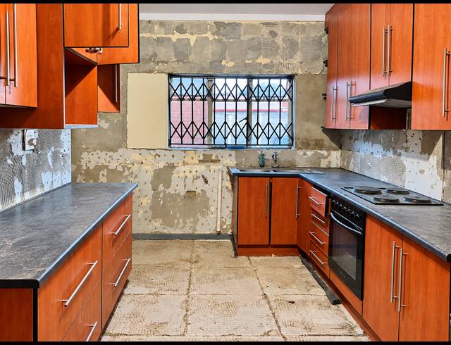 3 BEDROOM FREEHOLD FOR SALE IN VANDERBIJLPARK SW 1